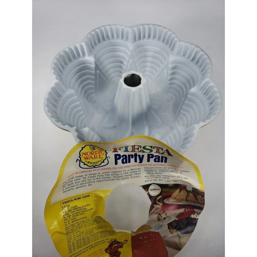 Vintage 1980s Nordic Ware Fiesta Party Pan Cast Aluminum Harvest Gold NOS USA